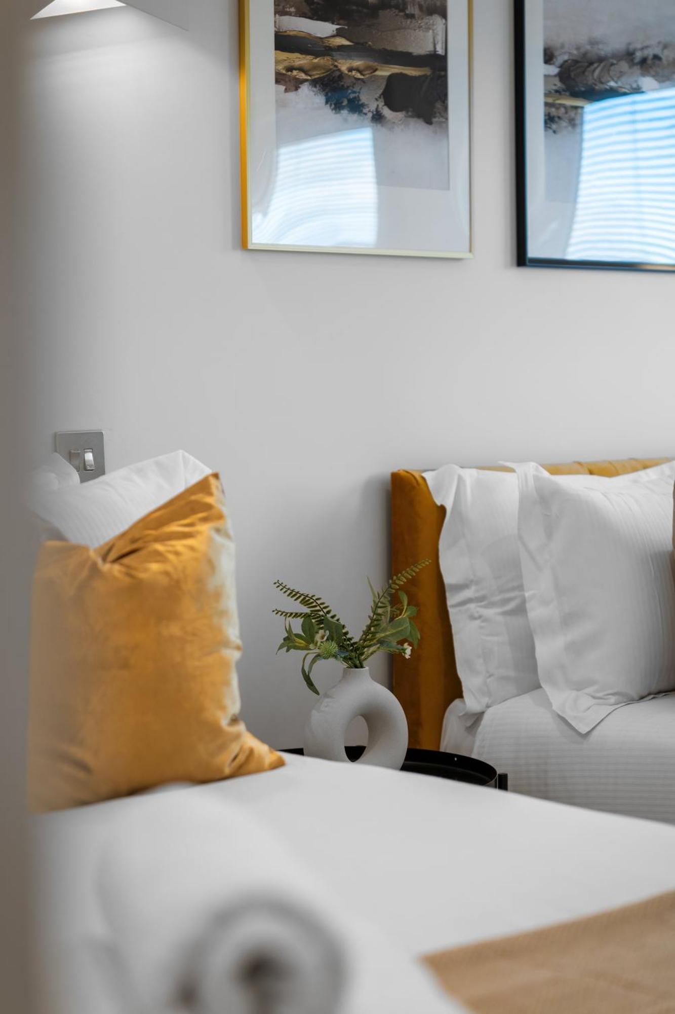 Livestay-Modern & Stylish Apartments In 디드코트 외부 사진