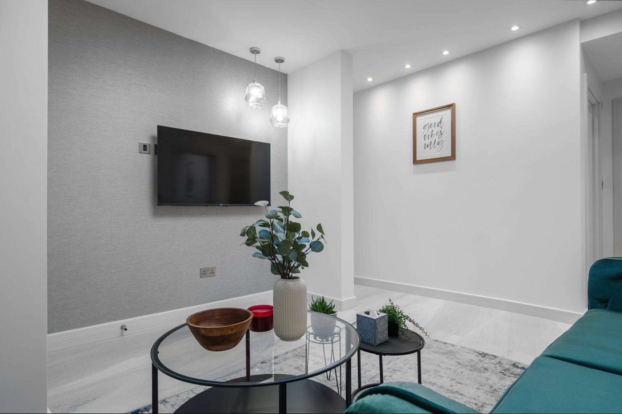 Livestay-Modern & Stylish Apartments In 디드코트 외부 사진
